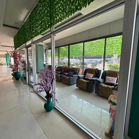 Zephyr Grand Hotel Patong Екстериор снимка