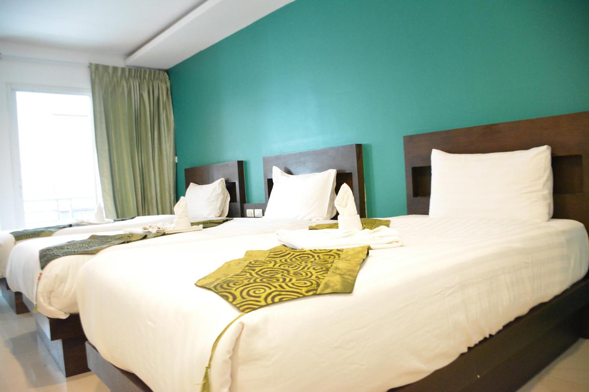 Zephyr Grand Hotel Patong Екстериор снимка