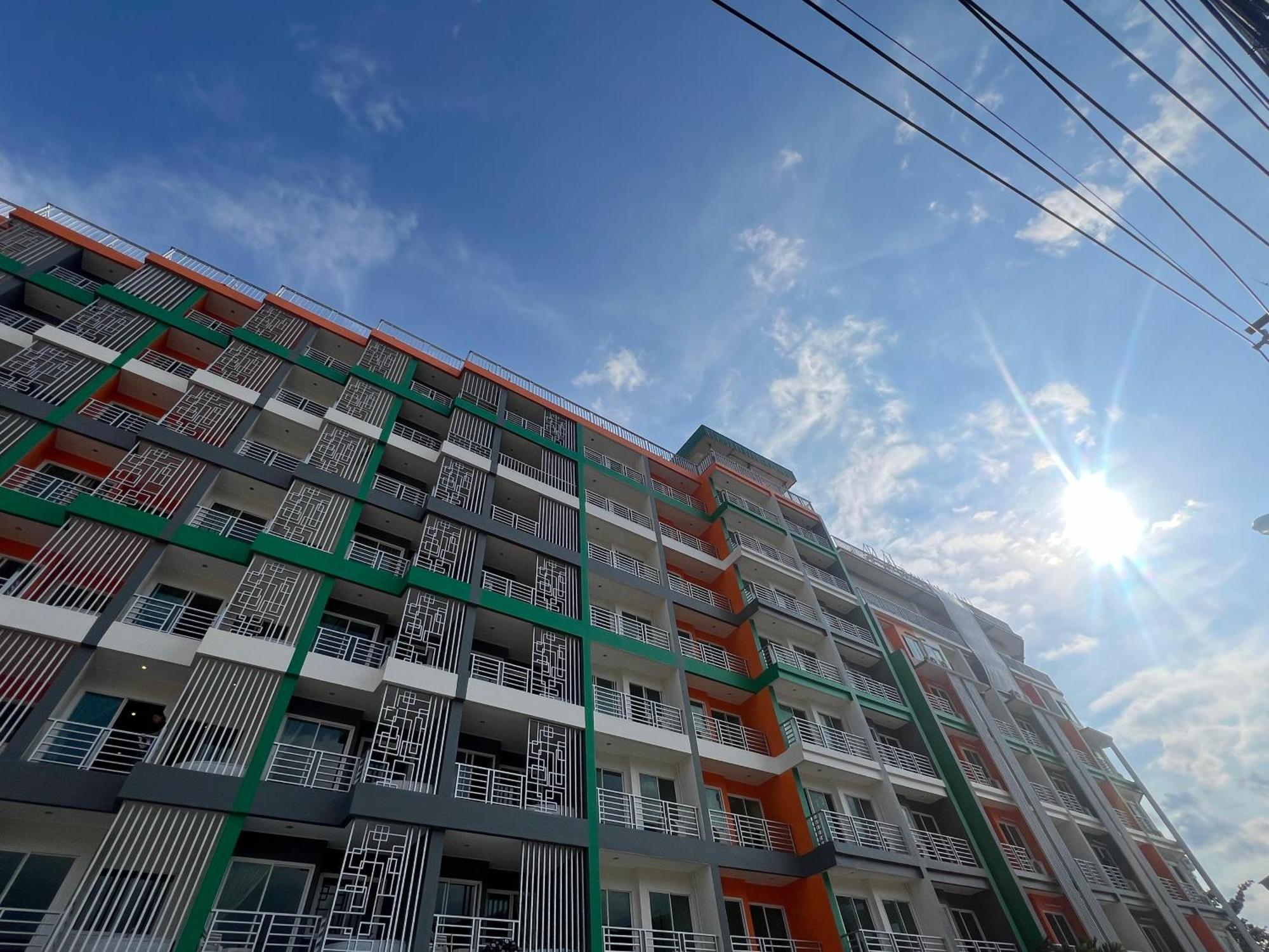 Zephyr Grand Hotel Patong Екстериор снимка