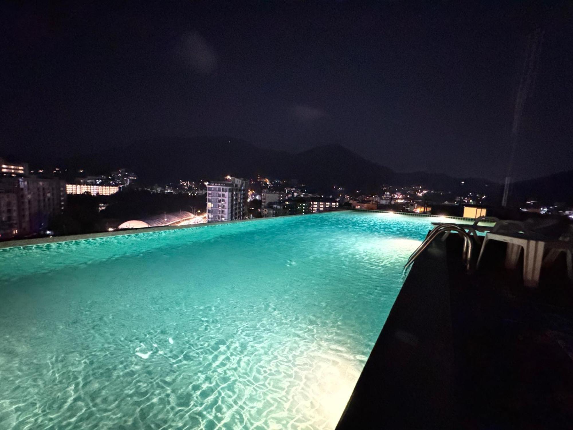 Zephyr Grand Hotel Patong Екстериор снимка